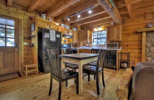 Epworth Cabin | A Tranquil Place | Pet Friendly | Fish From Cabin | Fire Pit |