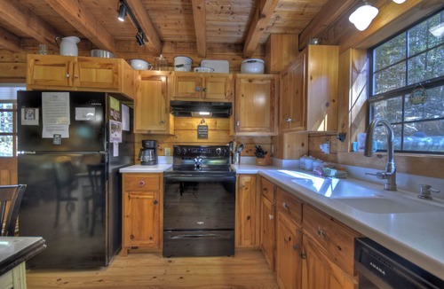 Epworth Cabin | A Tranquil Place | Pet Friendly | Fish From Cabin | Fire Pit |