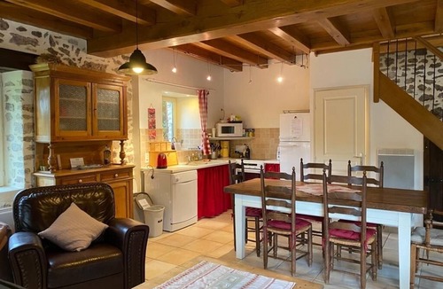 Abjat-sur-Bandiat Cottage | A tranquil setting with beautiful views