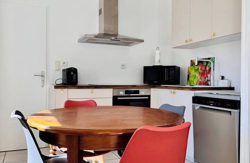 Usseau House | A trip to the fields