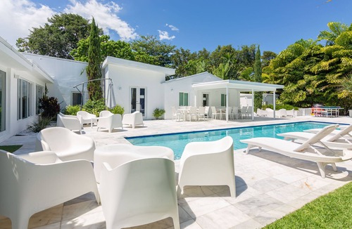 Seybold House | A tropical oasis