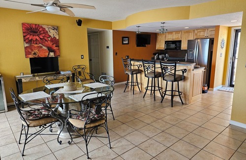 Osage Beach Condo | A True 10! WATER FRONT 5 STAR n100 Reviewsnwalk-in, 3 pools/3 B/3 BATH sleeps 9