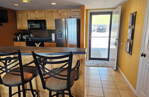 Osage Beach Condo | A True 10! WATERFRONT 5 STAR n100 Reviewsnwalk-in, 3 pools/3 B/3 BATH sleeps 9