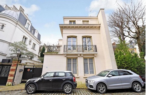 Porte-Dauphine Apartment | A true haven of piece near Arc de Triomphe and Champs-Élysées