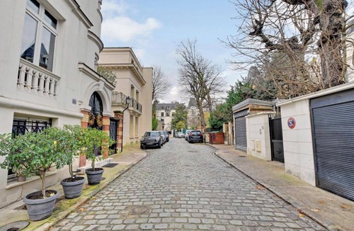 Porte-Dauphine Apartment | A true haven of piece near Arc de Triomphe and Champs-Élysées