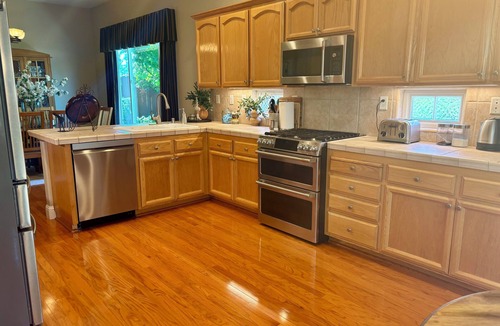 Whitney Oaks House | A True Oasis