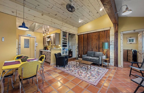 Meriden House | A Truly Amazing space hidden in a secluded sandstone canyon with amazing views