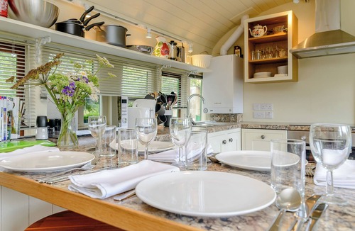 Stockbridge Cottage | A truly beautiful train conversion, a stone’s throw from the River Test.