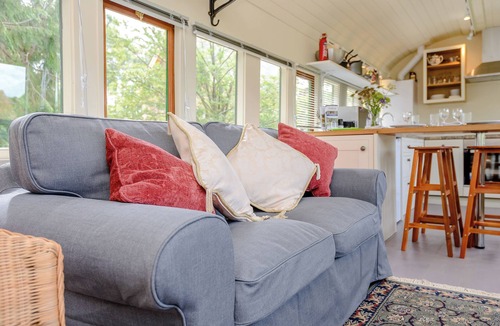 Stockbridge Cottage | A truly beautiful train conversion, a stone’s throw from the River Test.