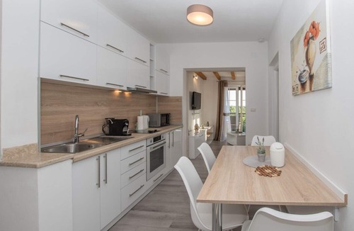 Kaldanija Apartment | A two bedroom holiday apartment with swimming pool - Lavanda 2