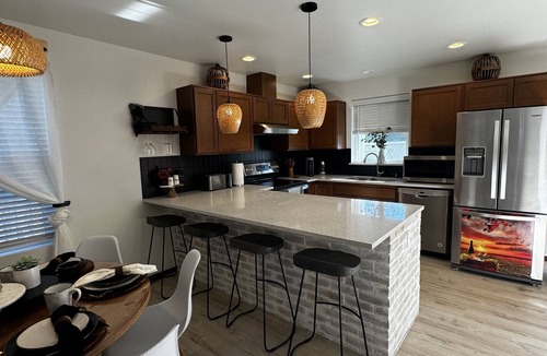 Everett House | A unique country styled home in the heart of the city.