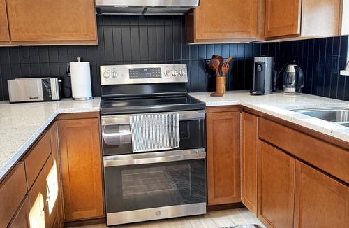 Everett House | A unique country styled home in the heart of the city.