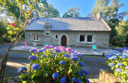Plusquellec House | A unique countryside escape in a charming, distinctive home