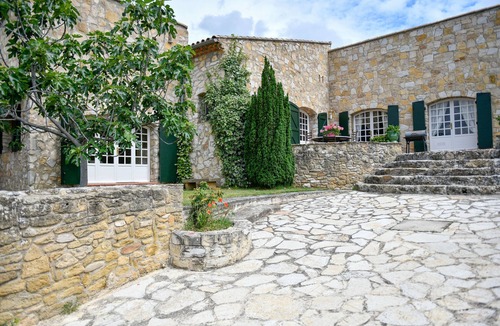Lauris House | A vacation in the Luberon