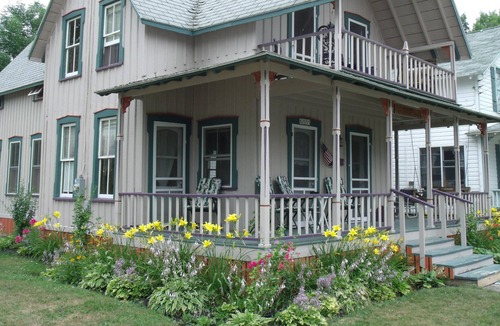 Thousand Island Park Cottage | A Vacation That Feels Like Home