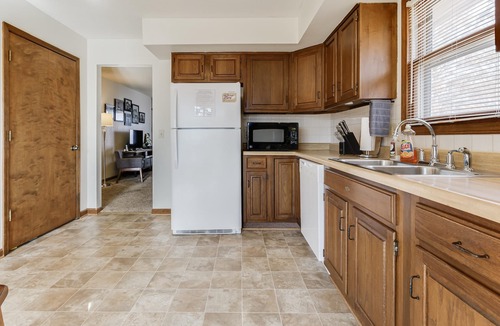 St. Joseph House | A Very Clean 2-Bedroom With Great Amenities
