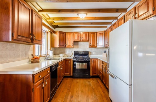 Bristol Hills House | A Very Private Getaway