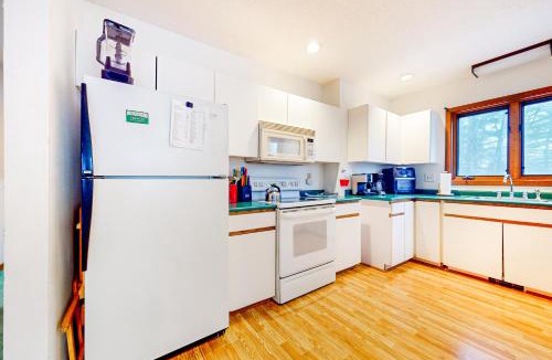 Jamaica Apartment | A Very Vermont Vacation