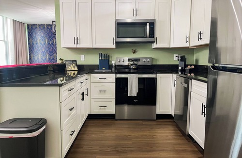 Marion Apartment | A vibrantly vintage experience boasting modern luxuries.