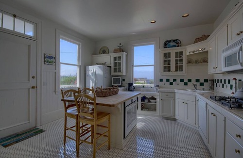 San Simeon House | A Victorian Lightkeepers House-Spring Special