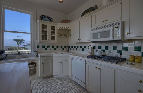 San Simeon House | A Victorian Lightkeepers House-Spring Special