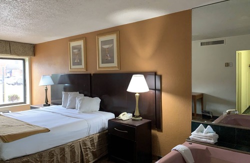 Dearborn Hotel | A Victory Inn - West Dearborn