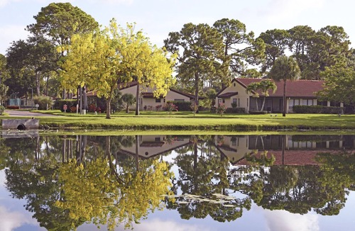 Sarasota Villa | A villa in a resort community