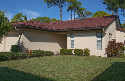 Sarasota Villa | A villa in a resort community