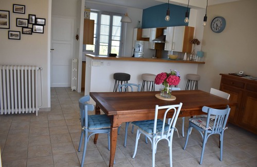 Donville-les-Bains Villa | A villa just steps from the beach.