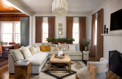 Brazos House | A Waco cottage with private pickleball court!