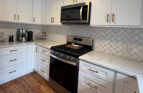 Martinez House | A warm Master's Rental convenient to course! An easy & direct 4 miles to ANGC!