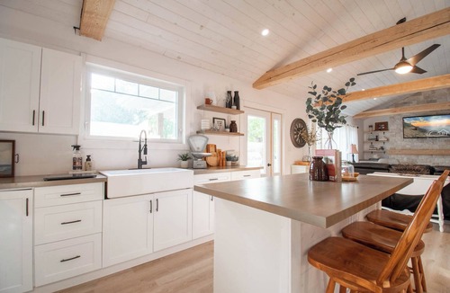 Bayfield Cottage | A Wave from it All, close to Lake Huron & Bayfield