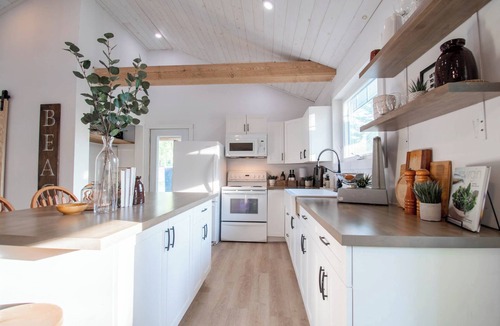 Bayfield Cottage | A Wave from it All, close to Lake Huron & Bayfield