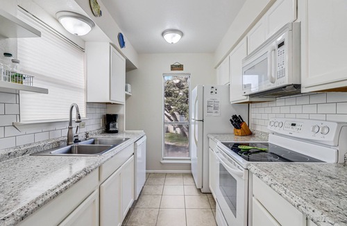 Sailhouse Condo | A Wave From It All Rryc22 3 Bedroom Condo by RedAwning