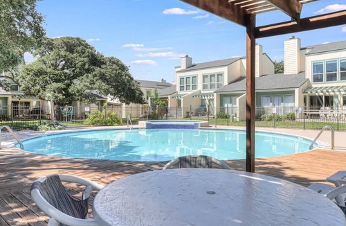 Sailhouse Apartment | A Wave From It All