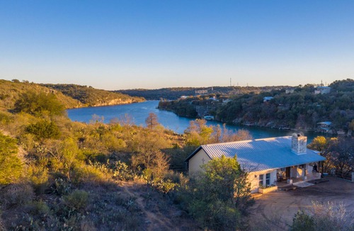Marble Falls House | A "Willie" Nice House, with a Willie nice view! 509 East Avenue, Marble Falls