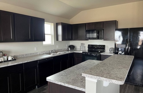 Shawnee House | A Winning Stay-Mins. from Firelake Fields & Casino-Enjoy the Large Yard&Hot Tub