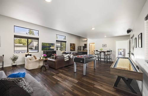 Ronald House | A Winter Escape Where Nothing Feels Rushed