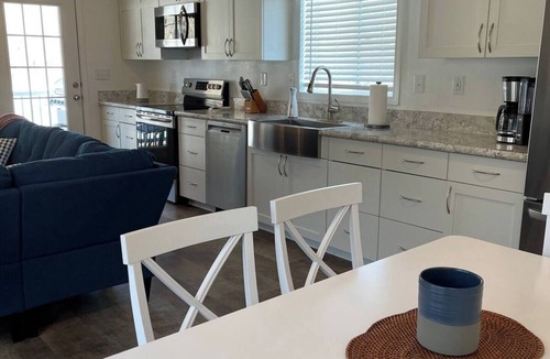 Hermosa Cottage | A wonderful 3 bedroom/2 bath rental (1,000 sq