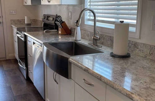 Hermosa Cottage | A wonderful 3 bedroom/2 bath rental (1,000 sq