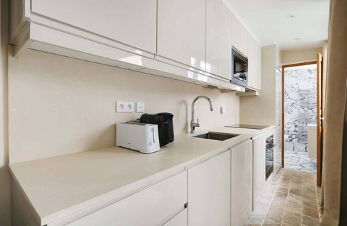 Montmartre Apartment | A Wonderfull 1-BR/2BA Duplex in Montmartre