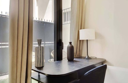 Montmartre Apartment | A Wonderfull 1-BR/2BA Duplex in Montmartre