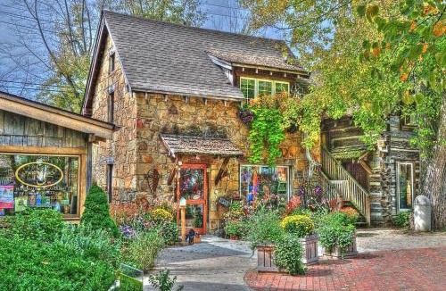 Trafalgar House | A Woodland Castle