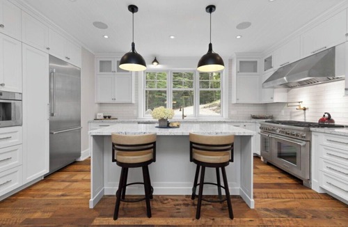 Baysville Cottage | A worthwhile alternataive to Europe. Muskoka. Bigwin Island