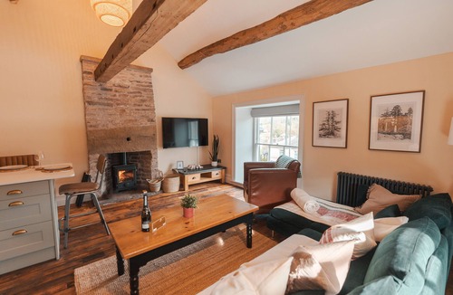 High Peak Apartment | A Wow Suite within a 16thC listed building
