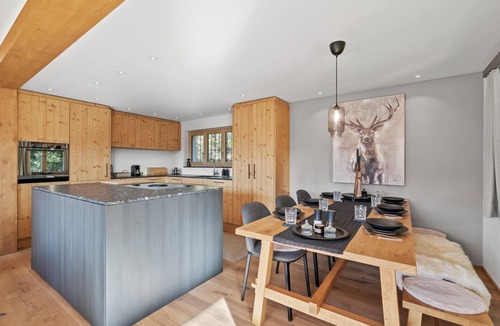 Meierhof Ski Chalet | A&Y Chalet zum Goldenen Hirsch mit Wunderschöner Panorama Aussicht auf Davos
