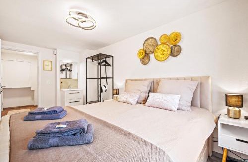 Lucerne Apartment | A&Y LakeHouse Golden Swan