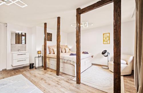 Lucerne Apartment | A&Y LakeHouse Golden Swan
