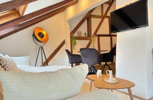 Lucerne Apartment | A&Y LakeHouse Golden Swan