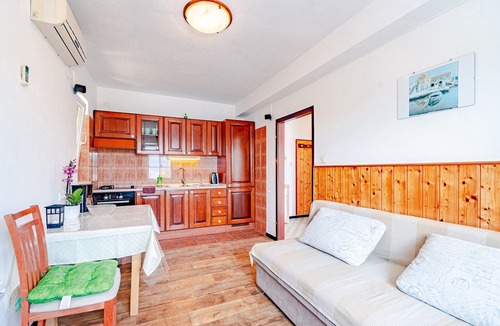 Cove Tri Zala (Zrnovo) Apartment | A1-apartment 50m from the beach with the sea view